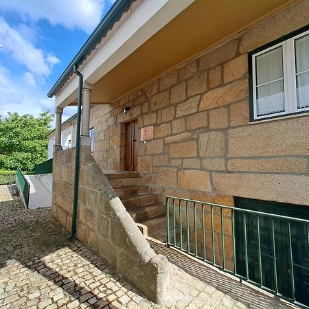 Casa D Toninha - Casas De Campo - Turismo Espaco Rural - Al Sernancelhe المظهر الخارجي الصورة